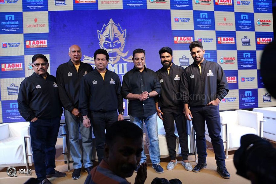 Allu-Arjun-And-RamCharan-at-The-Jersey-Launch-of-Their-Kabaddi-Team-Tamil-Thalaivas